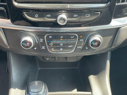 Used 2020 Chevrolet Traverse LT w/ LT Premium Package image 47
