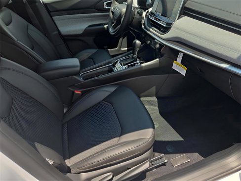 New 2025 Jeep Compass Latitude image 45