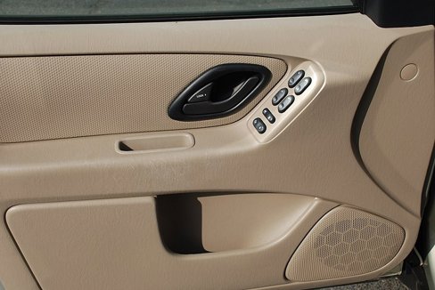 Used 2005 Ford Escape XLS image 9