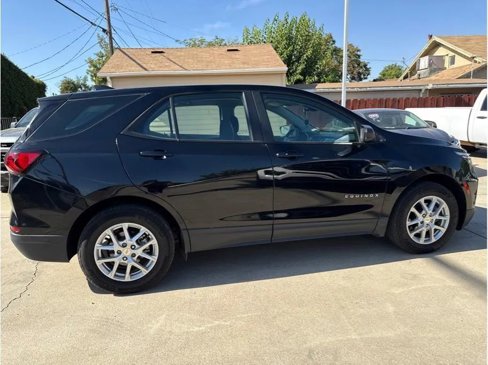 Used 2023 Chevrolet Equinox LS image 3