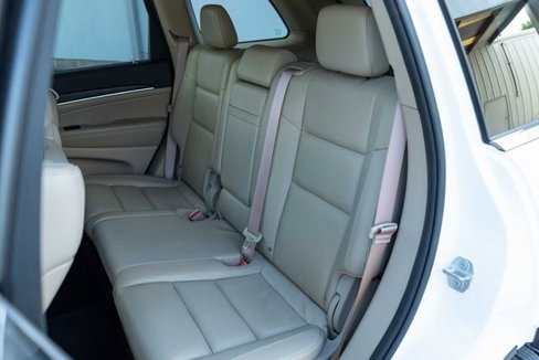 Used 2021 Jeep Grand Cherokee Limited image 14