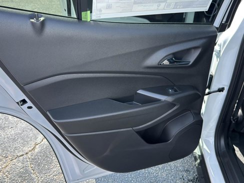 New 2025 Chevrolet Trax LT w/ Driver Confidence Package image 15