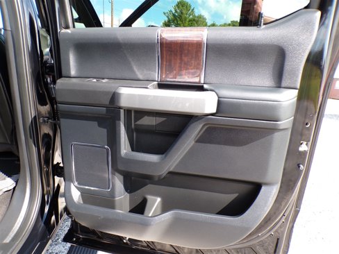Used 2017 Ford F250 Platinum w/ Platinum Ultimate Package image 31