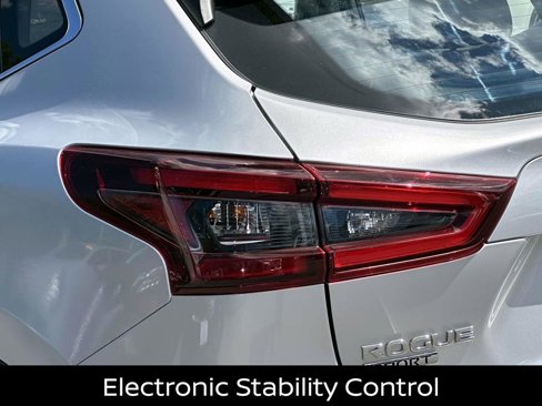 Certified 2022 Nissan Rogue Sport S image 12