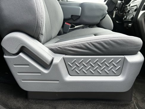 Used 2013 Ford F150 XLT w/ Luxury Equipment Group image 16