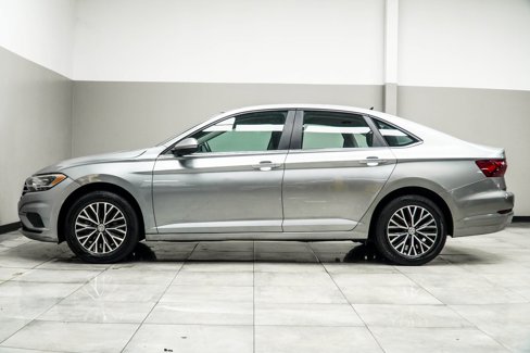Used 2020 Volkswagen Jetta SE w/ SE Cold Weather Package image 8