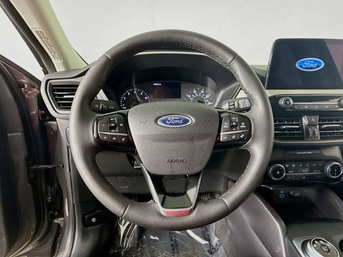 Used 2022 Ford Escape SE w/ Cold Weather Package image 11