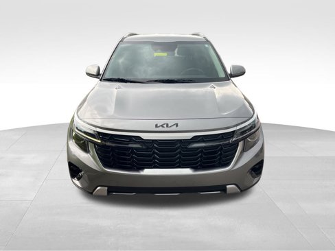 Used 2024 Kia Seltos EX image 3