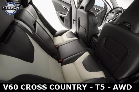 Used 2016 Volvo V60 T5 Cross Country w/ Climate Package image 12