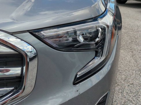 Used 2020 GMC Terrain SLT w/ Preferred Package image 9