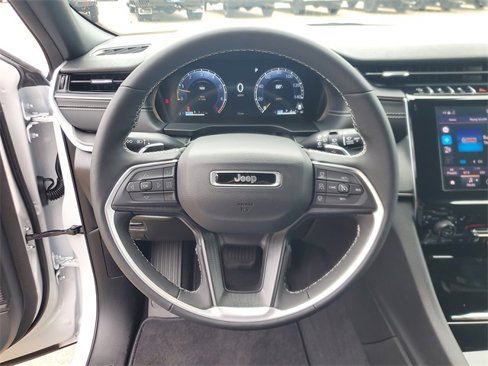 New 2025 Jeep Grand Cherokee L Altitude image 21
