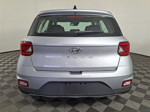 Used 2020 Hyundai Venue SE image 9