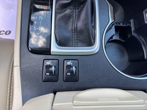Used 2017 Toyota Highlander XLE image 28