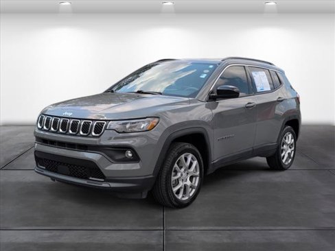 Used 2023 Jeep Compass Latitude w/ Sun and Sound Group image 5
