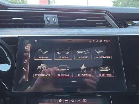 Used 2021 Audi e-tron Premium w/ Convenience Plus Package image 68