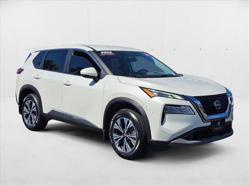 Used 2022 Nissan Rogue SV image 3