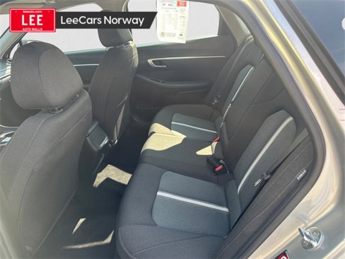 Used 2021 Hyundai Sonata SEL w/ Preferred Accessory Package image 13
