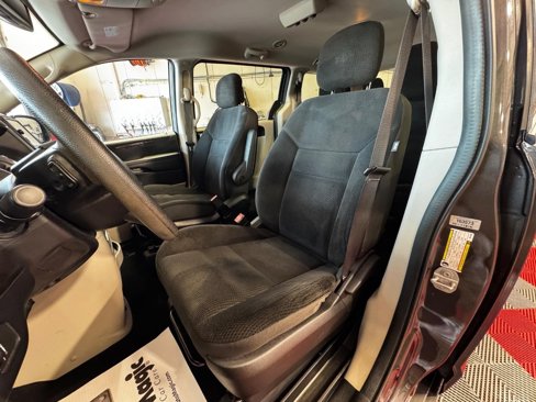 Used 2019 Dodge Grand Caravan SE image 16