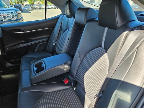 Used 2021 Toyota Camry SE image 5