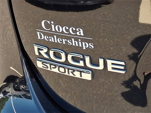Used 2021 Nissan Rogue Sport SV image 29