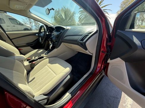 Used 2017 Ford Focus SE image 10
