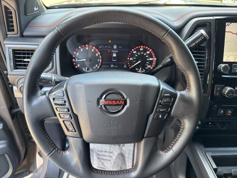 Used 2021 Nissan Titan PRO-4X image 9