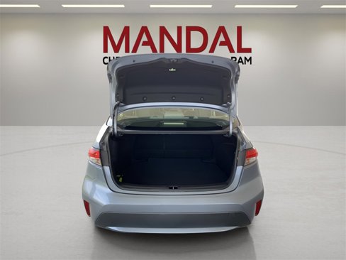 Used 2022 Toyota Corolla LE image 16