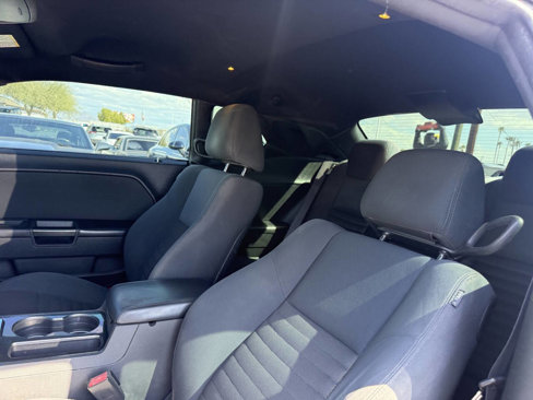 Used 2012 Dodge Challenger SXT image 21