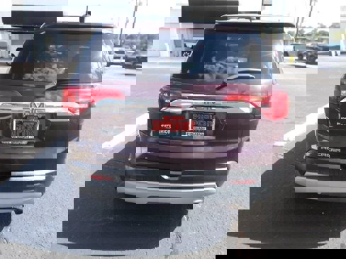 Used 2018 GMC Acadia SLE image 4