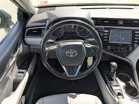 Used 2020 Toyota Camry SE w/ Cold Weather Package image 25