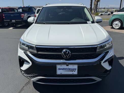 Certified 2023 Volkswagen Taos SE image 3