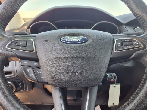 Used 2016 Ford Focus SE w/ SE Winter Package image 15