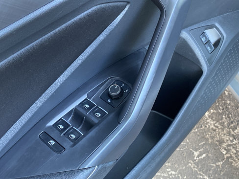 Used 2024 Volkswagen Jetta SE image 12