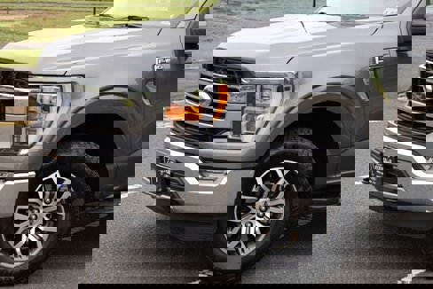 Certified 2022 Ford F150 Lariat w/ FX4 Off-Road Package image 3