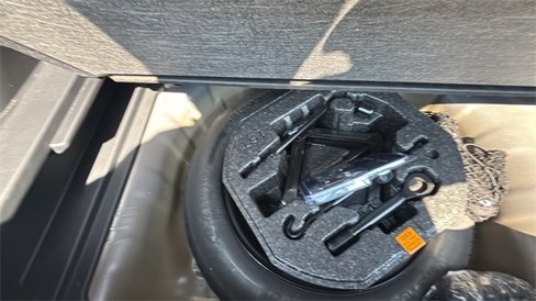 Used 2024 Hyundai Venue SEL image 22
