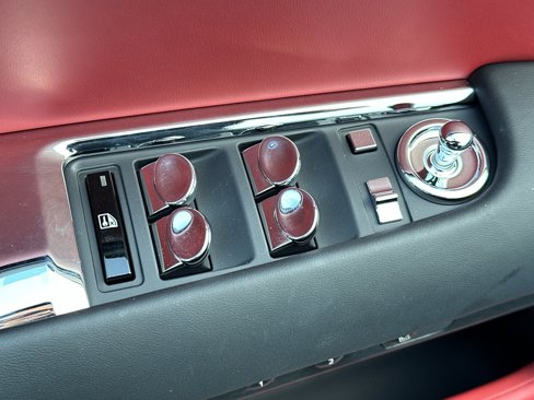 Used 2019 Rolls-Royce Wraith image 13