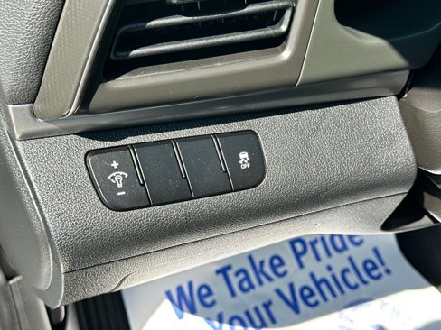 Used 2019 Hyundai Elantra SE w/ Cargo Package image 15