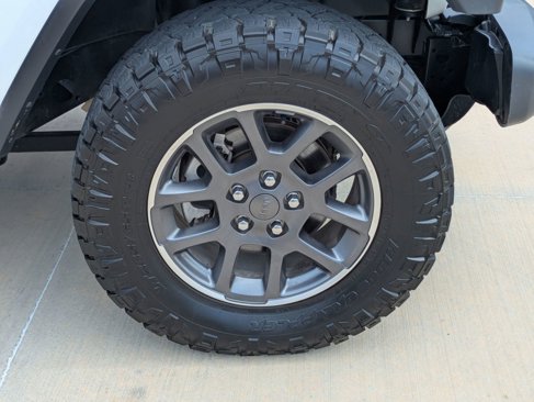 Used 2020 Jeep Gladiator Overland w/ Popular Equipment Package image 28