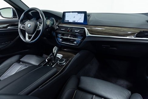 Used 2019 BMW 530i xDrive image 29
