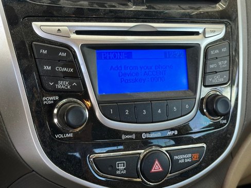 Used 2013 Hyundai Accent GLS w/ Premium Pkg image 19