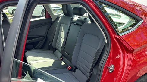 Used 2025 Volkswagen Jetta SE image 28