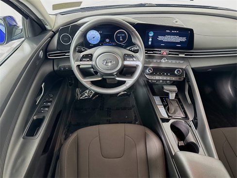 Used 2023 Hyundai Elantra SEL w/ Convenience Package image 18