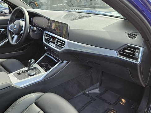 Certified 2022 BMW 330i Sedan w/ M Sport Package image 22