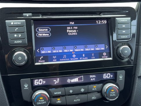 Used 2018 Nissan Rogue SV image 28