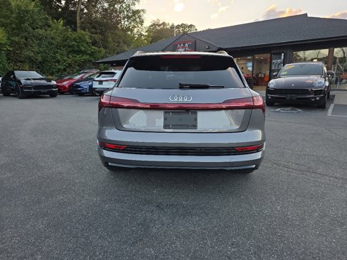 Used 2021 Audi e-tron Premium w/ Convenience Plus Package image 27