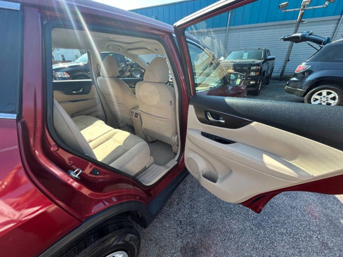 Used 2014 Nissan Rogue S image 8