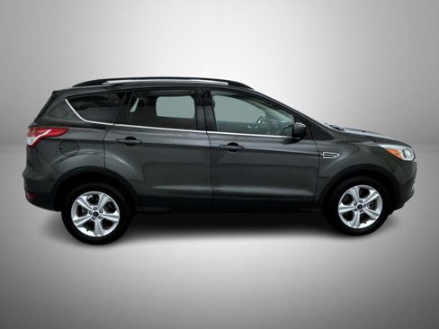 Used 2015 Ford Escape SE w/ Equipment Group 201A image 4