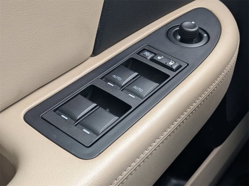 Used 2012 Chrysler 200 Limited image 20