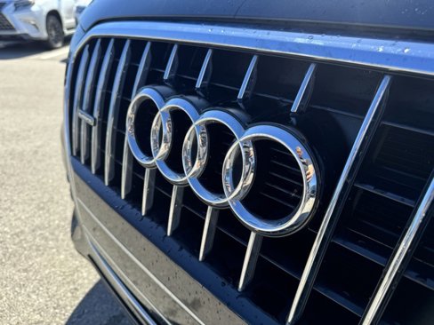 Used 2017 Audi Q5 2.0T Premium Plus w/ Technology Package image 7