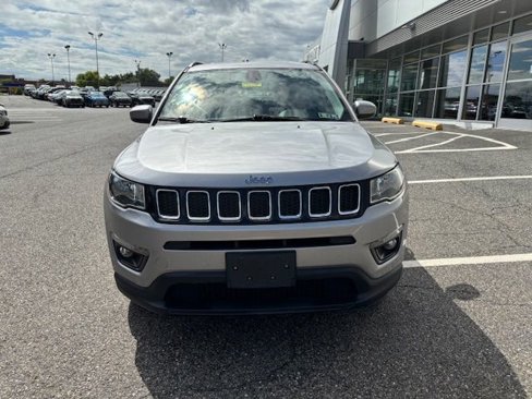 Used 2018 Jeep Compass Latitude image 2